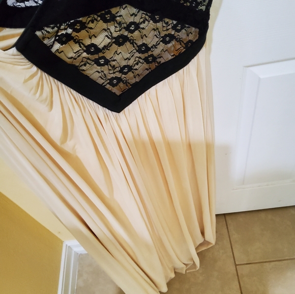 Long Dress - Picture 6 of 10